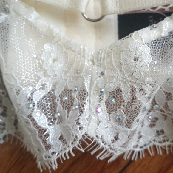 💕Victoria secret garter belt💕 - Picture 2 of 5